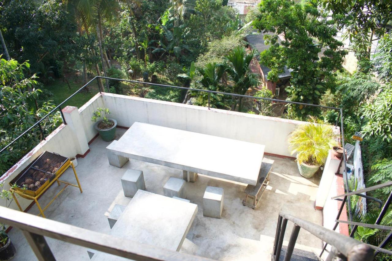 Kandy Backpackers Hostel Exterior photo