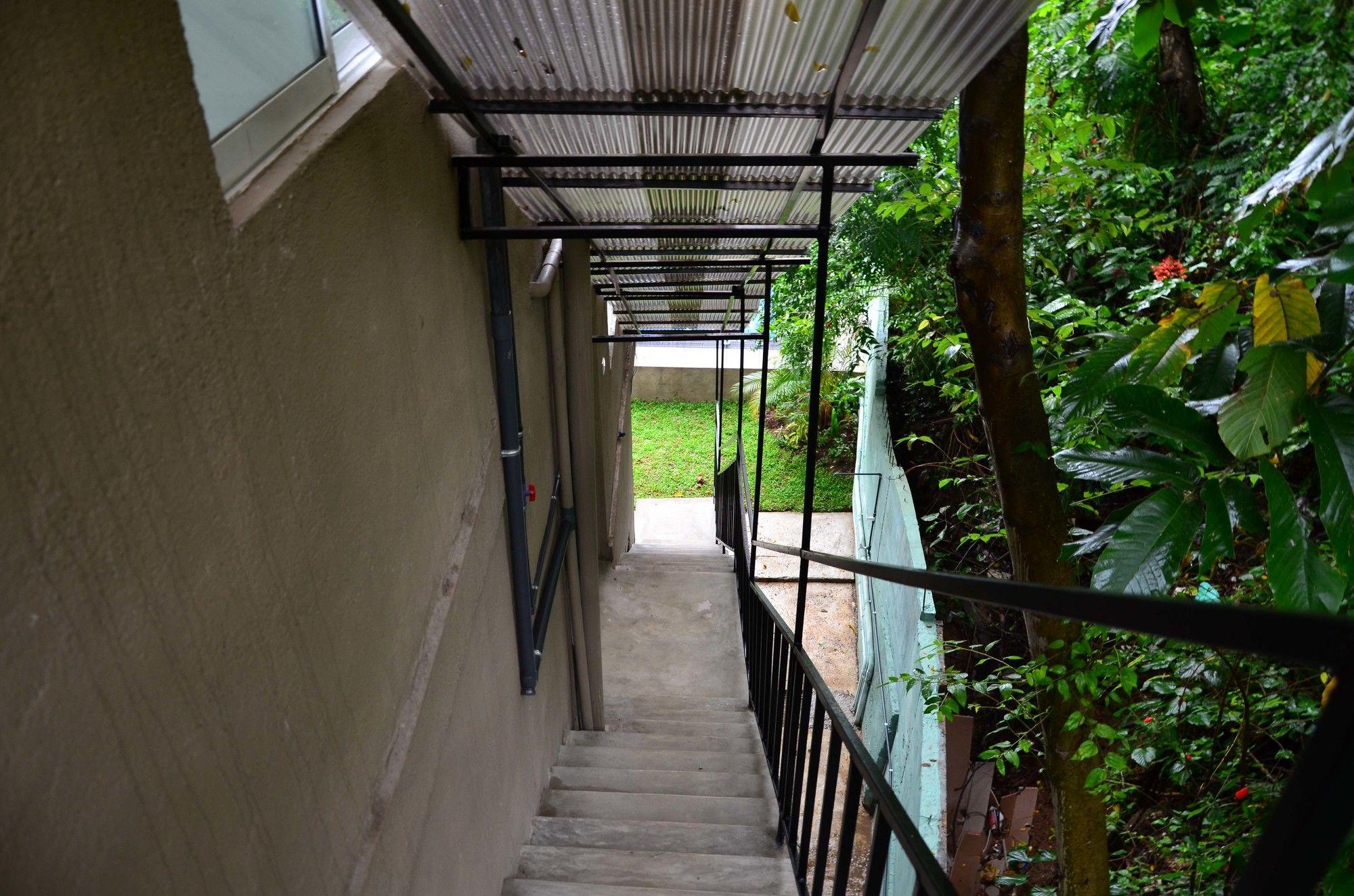 Kandy Backpackers Hostel Exterior photo